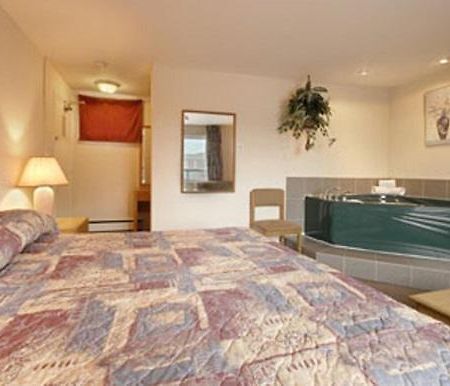 Super 8 By Wyndham Kingston Ξενοδοχείο Δωμάτιο φωτογραφία